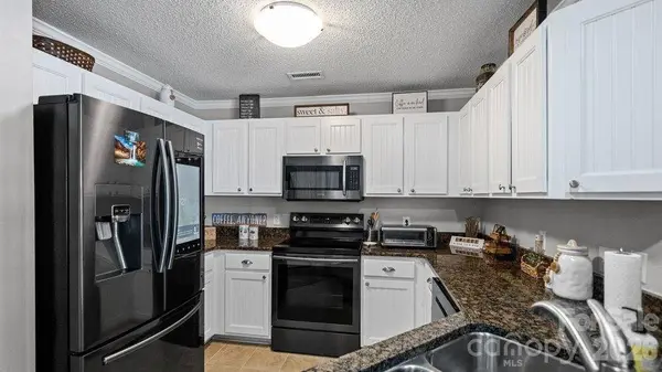 1338 Torrence CIR, Davidson, NC 28036