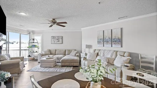 1338 Torrence CIR, Davidson, NC 28036