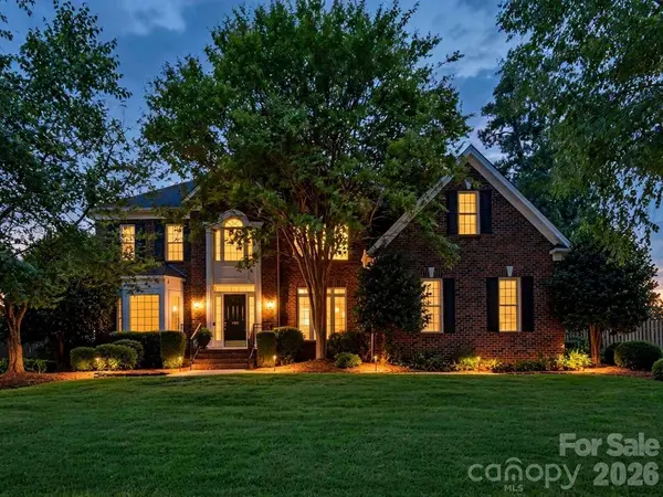 1911 Solway LN, Charlotte, NC 28269