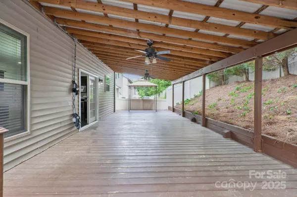 392 Winecoff Woods DR NW, Concord, NC 28027