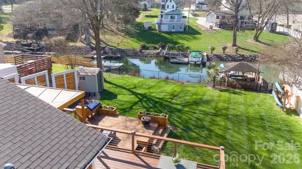 141 Bluewing LN, Mooresville, NC 28117