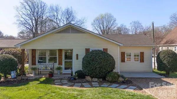 141 Bluewing LN, Mooresville, NC 28117