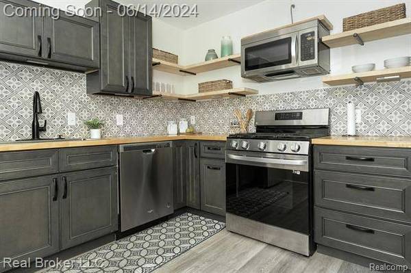 4221 GRAYTON Street, Detroit, MI 48224