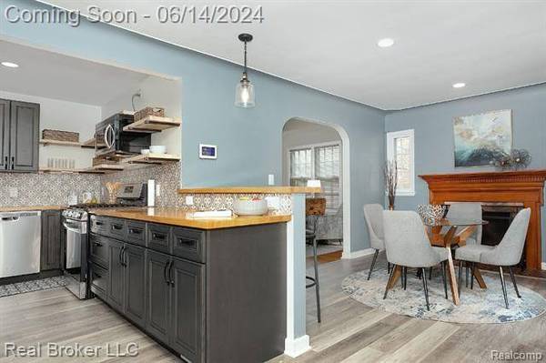 4221 GRAYTON Street, Detroit, MI 48224