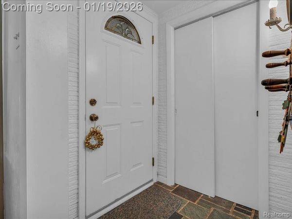 5093 Helene AVE, Shelby Twp, MI 48316