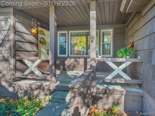 5093 Helene AVE, Shelby Twp, MI 48316