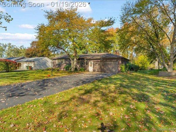 5093 Helene AVE, Shelby Twp, MI 48316
