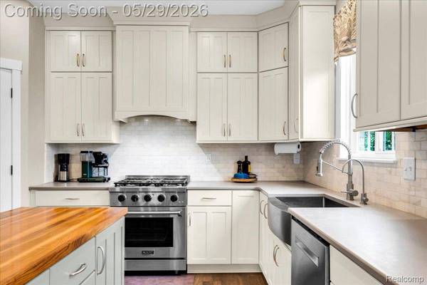 1219 Chelsea BLVD, Oxford Charter Township, MI 48371
