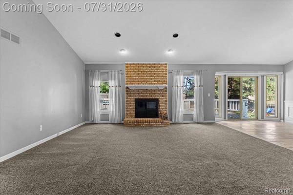 13656 Heatherwood DR, Sterling Heights, MI 48313