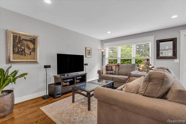 1939 N Connecticut Avenue, Royal Oak, MI 48073