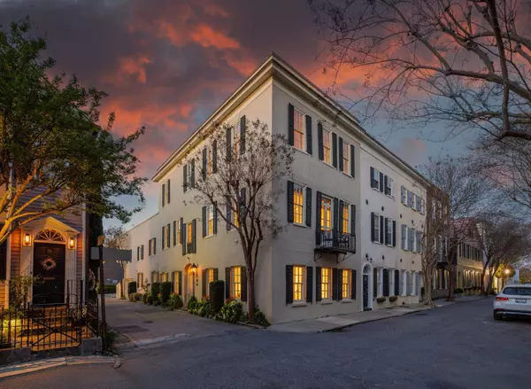 2 Bedons Aly, Charleston, SC 29401