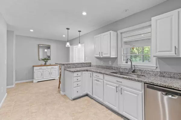 1303 Teal Ave, Charleston, SC 29412