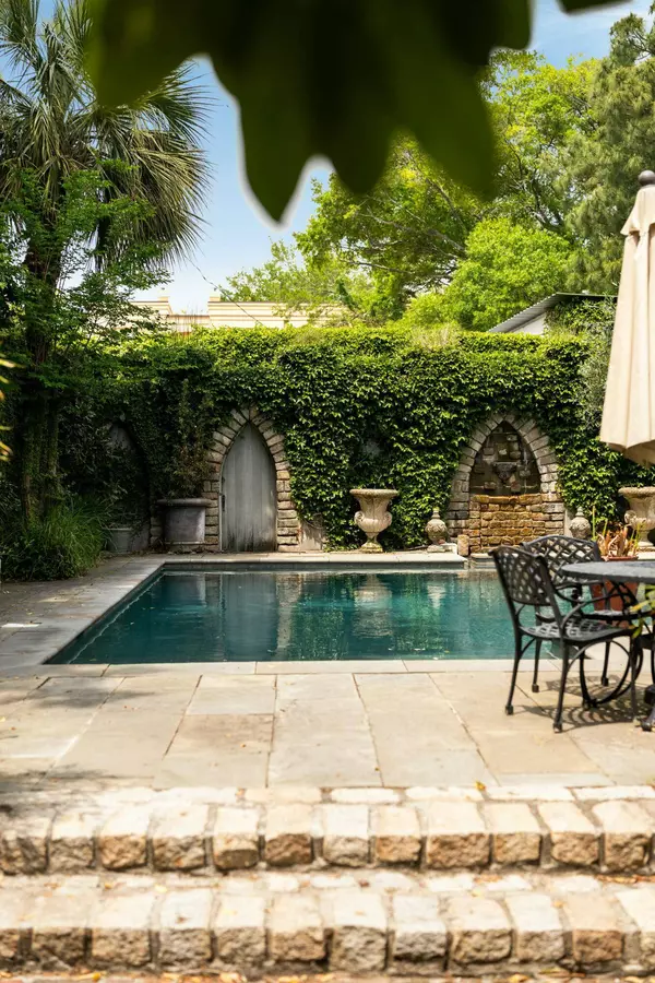 62 Society St, Charleston, SC 29401