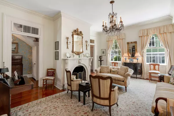 16 Trumbo St, Charleston, SC 29401