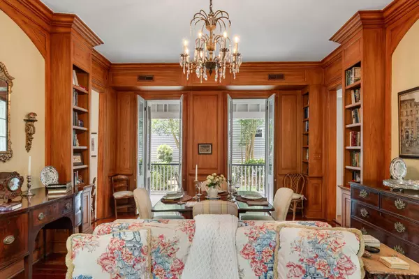 16 Trumbo St, Charleston, SC 29401