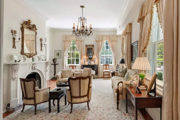 16 Trumbo St, Charleston, SC 29401