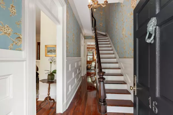 16 Trumbo St, Charleston, SC 29401