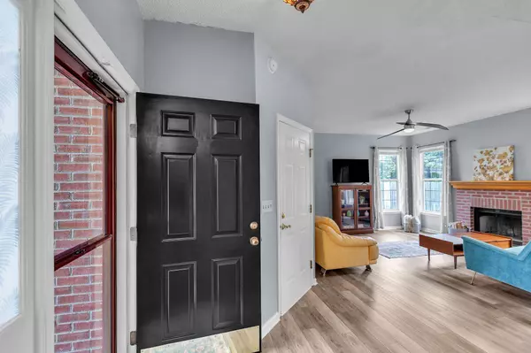 3290 Middleburry Ln, Charleston, SC 29414