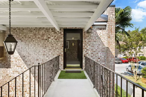 870 Colony Dr #14, Charleston, SC 29407