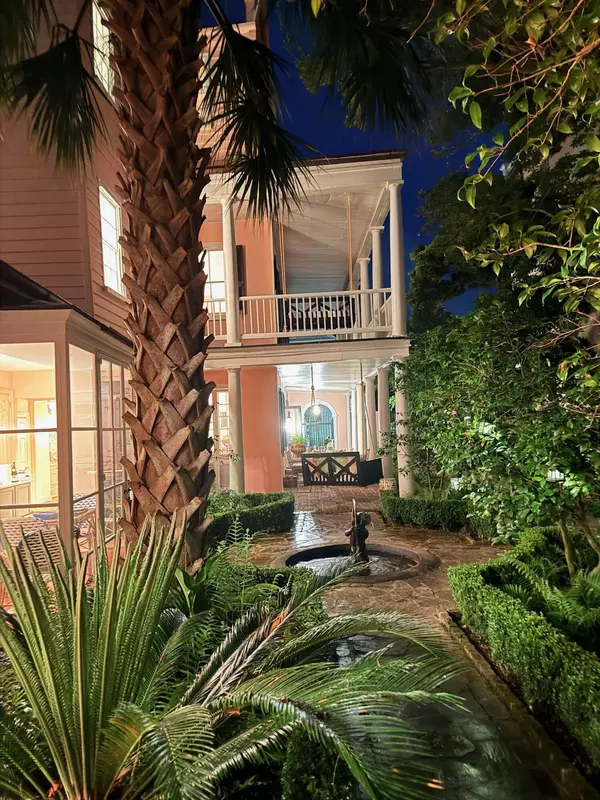42 S Battery St, Charleston, SC 29401