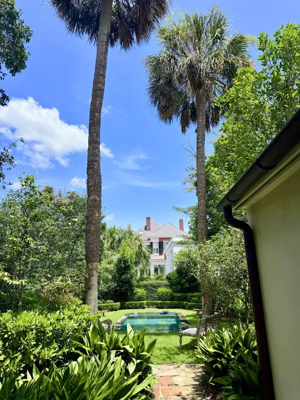 42 S Battery St, Charleston, SC 29401
