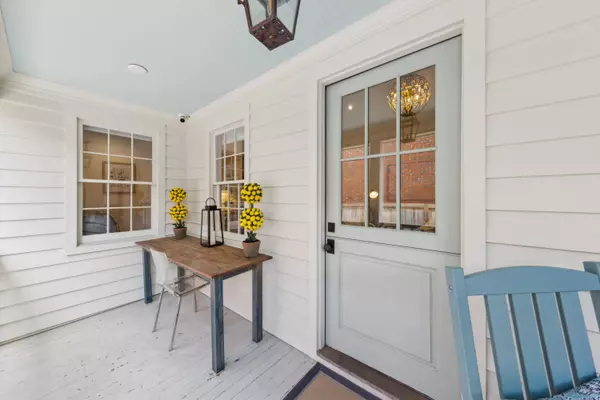 22 Sheppard St, Charleston, SC 29403