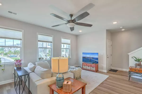 313 Lanyard St, Johns Island, SC 29455