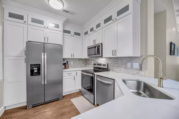 1022 Stono River Dr, Charleston, SC 29412