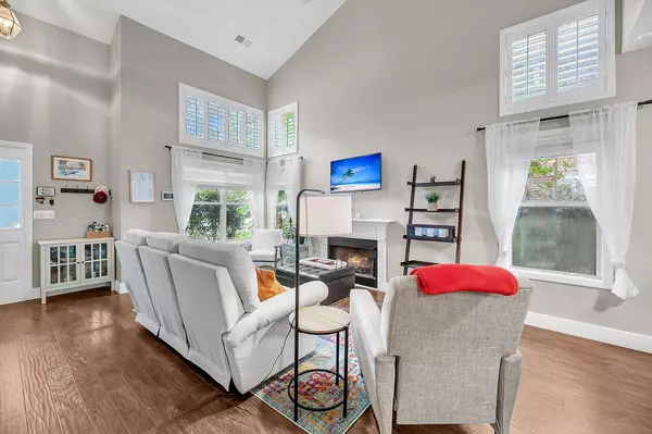 1022 Stono River Dr, Charleston, SC 29412