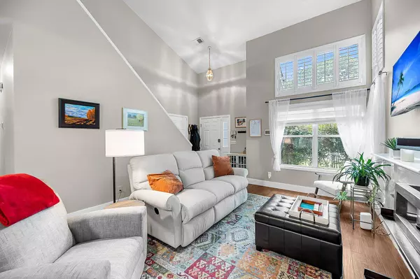 1022 Stono River Dr, Charleston, SC 29412