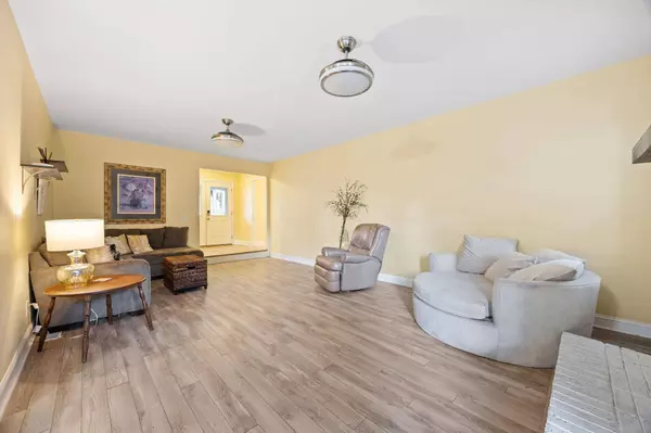957 Sea Gull Dr, Mount Pleasant, SC 29464