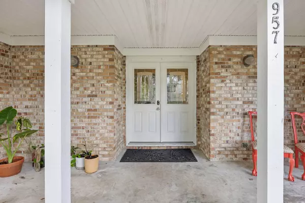 957 Sea Gull Dr, Mount Pleasant, SC 29464