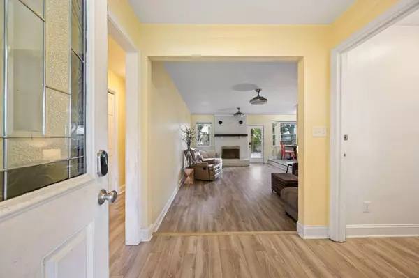 957 Sea Gull Dr, Mount Pleasant, SC 29464