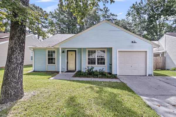 122 Robert Dr, Ladson, SC 29456