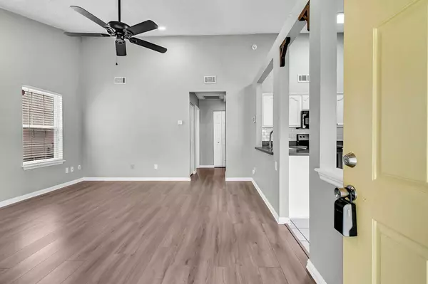 122 Robert Dr, Ladson, SC 29456