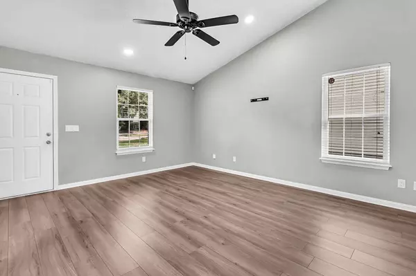 122 Robert Dr, Ladson, SC 29456