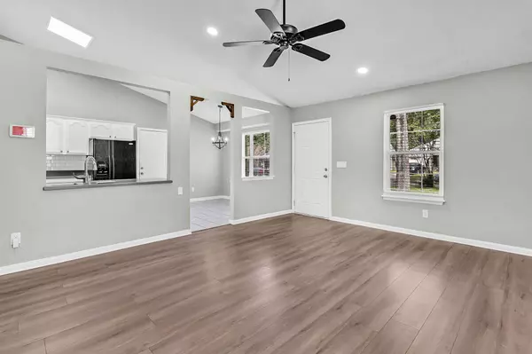 122 Robert Dr, Ladson, SC 29456