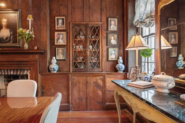 26 Queen St, Charleston, SC 29401