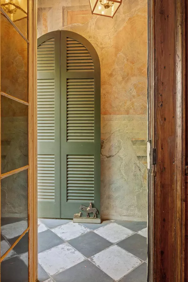 26 Queen St, Charleston, SC 29401