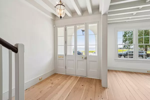 55 Concord St, Charleston, SC 29401