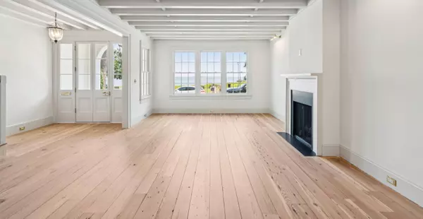 55 Concord St, Charleston, SC 29401