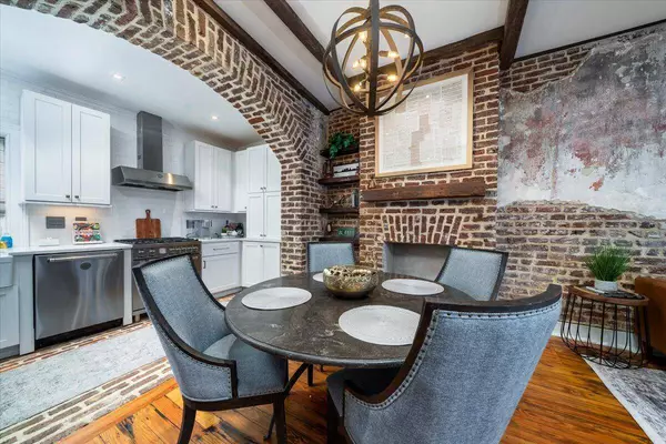 32 State St, Charleston, SC 29401