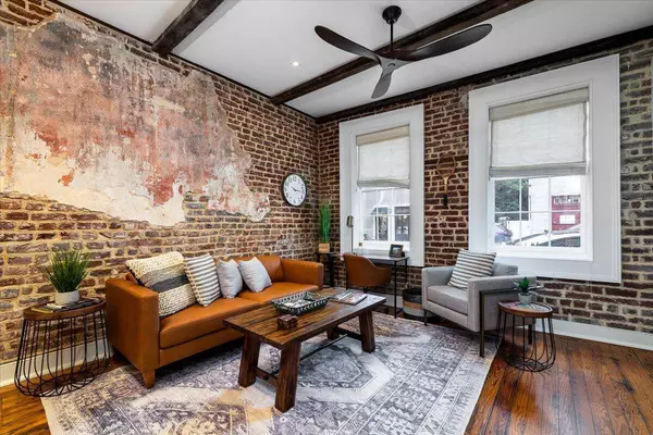 32 State St, Charleston, SC 29401