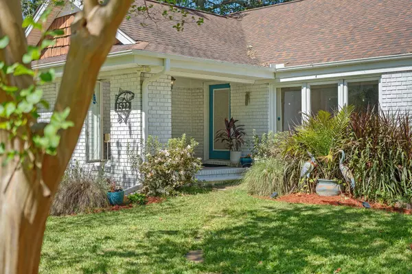 1522 N Pinebark Ln, Charleston, SC 29407