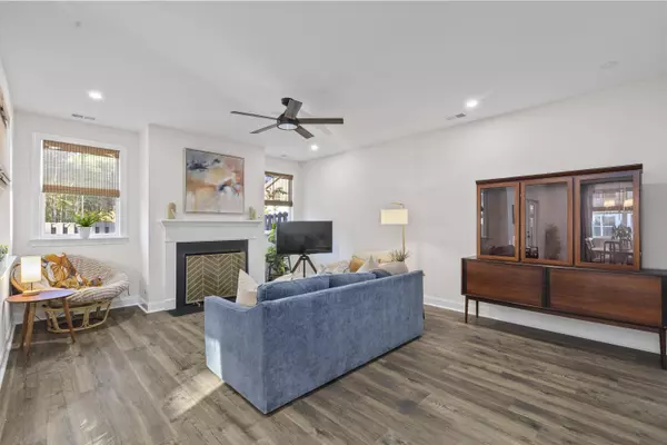 100 Risewell Ct, Johns Island, SC 29455