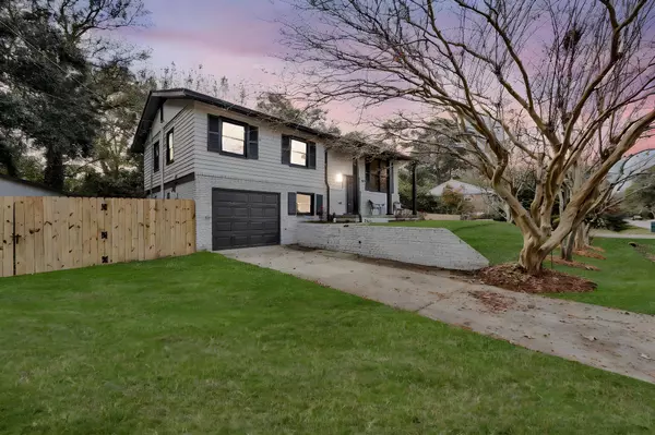 1812 Debbenshire Dr, Charleston, SC 29407