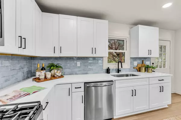 1812 Debbenshire Dr, Charleston, SC 29407