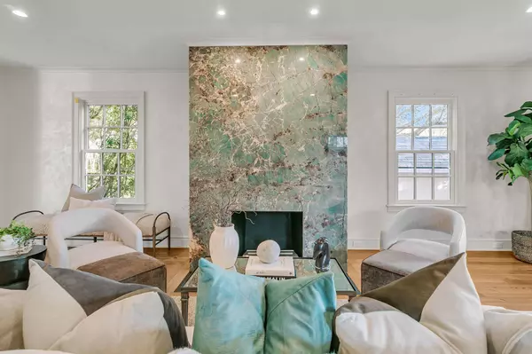 14 1/2 Murray Blvd, Charleston, SC 29401