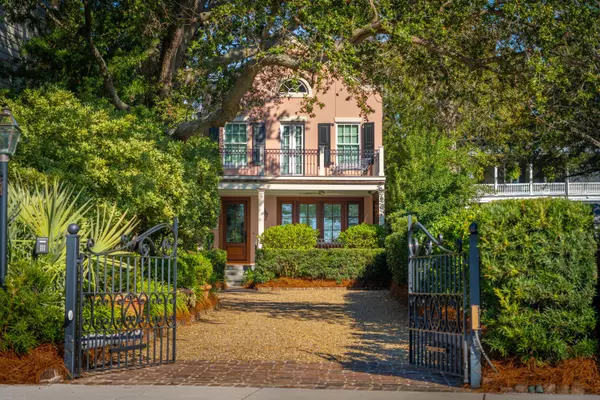 14 1/2 Murray Blvd, Charleston, SC 29401