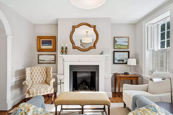 6 Saint Michaels Aly, Charleston, SC 29401